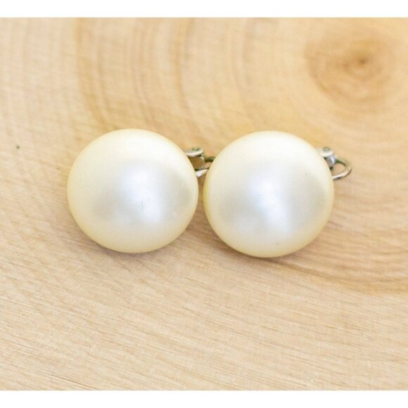 White Vintage Clip On Earrings by Crown Trifari - BY1 - Picture 1 of 3